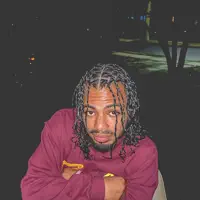 Luister naar undefined, bekijk muziekvideo's, lees de bio, bekijk de tourdata, en meer!