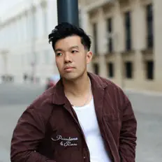 Luister naar Kenneth Qua, bekijk muziekvideo's, lees de bio, bekijk de tourdata, en meer!