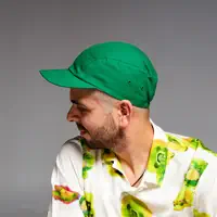 Ascolta undefined, guarda video musicali, leggi la biografia, vedi le date del tour & altro!
