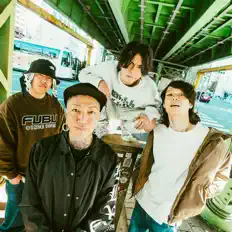 Dengarkan Fire On Fire, tonton video musik, baca bio, lihat tanggal tur & lainnya!