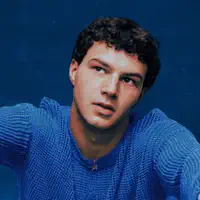 Ascolta undefined, guarda video musicali, leggi la biografia, vedi le date del tour & altro!