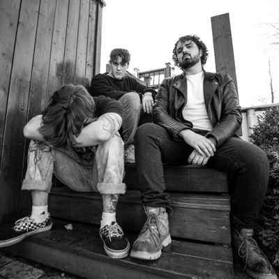 Listen to disørder, watch music videos, read bio, see tour dates & more!