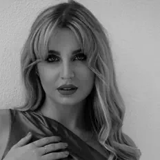 Melissa Carver: песни, клипы, биография, даты выступлений и многое другое.