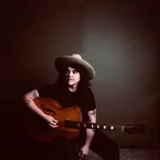 Michelle Moonshineを聴いたり、ミュージックビデオを鑑賞したり、経歴やツアー日程などを確認したりしましょう！
