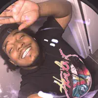 undefined सुनें, म्यूज़िक वीडियो देखें, बायो पढ़ें, दौरे की तारीखें और बहुत कुछ देखें!