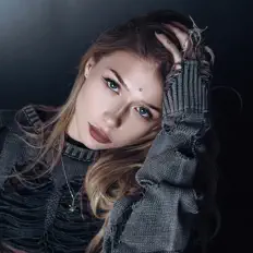 Ascolta мироша, guarda video musicali, leggi la biografia, vedi le date del tour & altro!