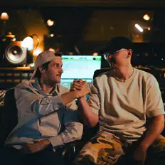Listen to MAGENTÄ, watch music videos, read bio, see tour dates & more!