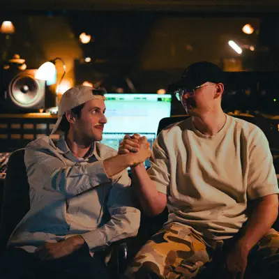 Listen to MAGENTÄ, watch music videos, read bio, see tour dates & more!