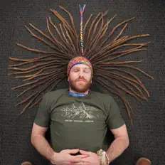 Écoutez stilljohn, regardez des vidéoclips, lisez la biographie, consultez les dates de tournée et plus encore !