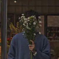 Dengarkan undefined, tonton video musik, baca bio, lihat tanggal tur & lainnya!