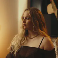 HOPEを聴いたり、ミュージックビデオを鑑賞したり、経歴やツアー日程などを確認したりしましょう！