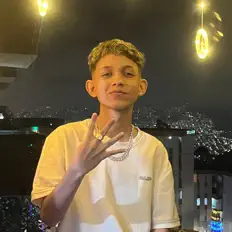 Nico VC सुनें, म्यूज़िक वीडियो देखें, बायो पढ़ें, दौरे की तारीखें और बहुत कुछ देखें!