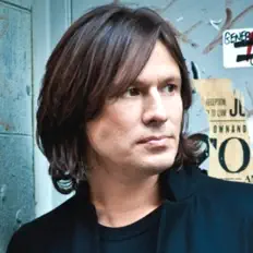 聆聽 Russ Irwin、觀看音樂影片、閱讀小傳、查看巡演日期等！