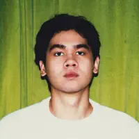 Hör dir undefined an, schau dir Musikvideos an, lies die Biografie, finde Tourdaten und mehr!