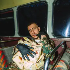 Caldoを聴いたり、ミュージックビデオを鑑賞したり、経歴やツアー日程などを確認したりしましょう！