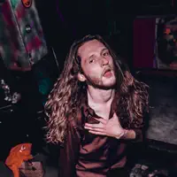 Ascolta undefined, guarda video musicali, leggi la biografia, vedi le date del tour & altro!