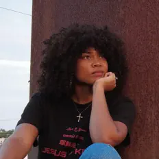 Dengarkan Shanelle, tonton video musik, baca bio, lihat tanggal tur & lainnya!