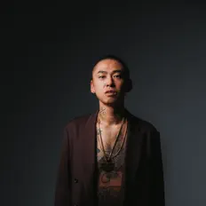 收听 K.O.、观看音乐视频、阅读小传、查看巡演日期等 ！