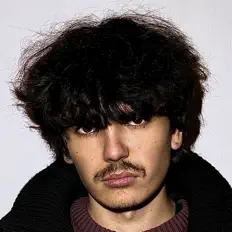 Ascolta T'antum, guarda video musicali, leggi la biografia, vedi le date del tour & altro!