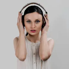 聆聽 Mayhem Digital Productions、觀看音樂影片、閱讀小傳、查看巡演日期等！