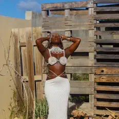 Listen to DeeVine, watch music videos, read bio, see tour dates & more!