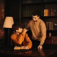 Dengarkan undefined, tonton video musik, baca bio, lihat tanggal tur & lainnya!