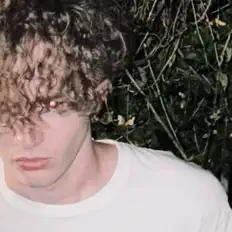 聆聽 scarlett rott、觀看音樂影片、閱讀小傳、查看巡演日期等！