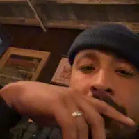 收听 undefined、观看音乐视频、阅读小传、查看巡演日期等 ！