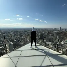 收听 Glitch251、观看音乐视频、阅读小传、查看巡演日期等 ！