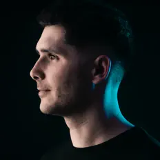 Ouve Renzo Saborido, vê vídeos de música, lê a biografia, vê as datas da digressão e muito mais!
