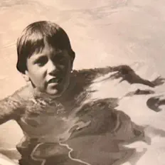 Hör dir Foul Anchor an, schau dir Musikvideos an, lies die Biografie, finde Tourdaten und mehr!