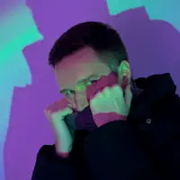 Ouça undefined, assista a videoclipes, leia a biografia, veja as datas das turnês e mais!