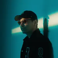 Escucha a undefined, mira vídeos musicales, lee la biografía, consulta fechas de giras y mucho más.