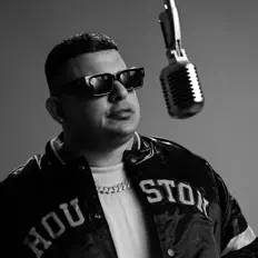 Lou Scott सुनें, म्यूज़िक वीडियो देखें, बायो पढ़ें, दौरे की तारीखें और बहुत कुछ देखें!