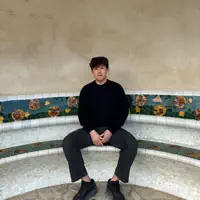 Poslechněte si interpreta undefined, sledujte hudební videa, přečtěte si životopis, podívejte se na data turné a další informace.