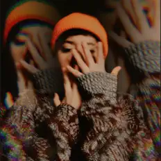 Poslechněte si interpreta Val Labrada, sledujte hudební videa, přečtěte si životopis, podívejte se na data turné a další informace.