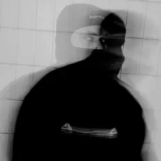 Écoutez Nostalgiac, regardez des vidéoclips, lisez la biographie, consultez les dates de tournée et plus encore !