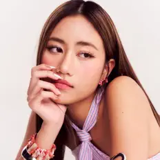 收听 LOOKWAI、观看音乐视频、阅读小传、查看巡演日期等 ！