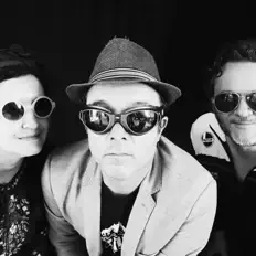 Listen to Rirà, watch music videos, read bio, see tour dates & more!