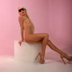 Escucha a Tiffany Queen, mira videos musicales, lee su biografía, consulta las fechas de las gira y más.