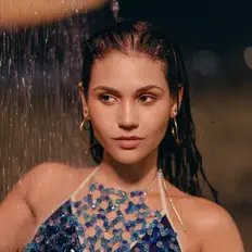 Écoutez Valenttina Dias, regardez des vidéoclips, lisez la biographie, consultez les dates de tournée et plus encore !