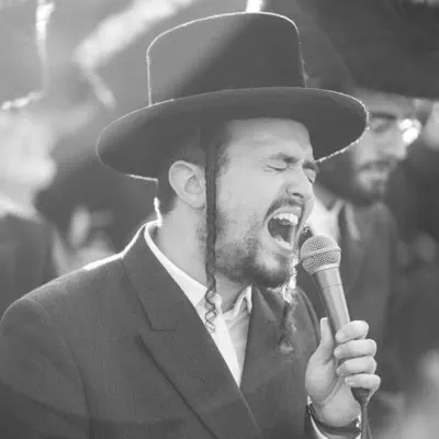 Listen to Meilech Braunstein, watch music videos, read bio, see tour dates & more!