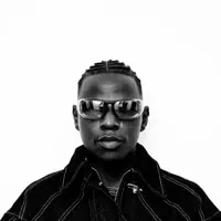 Poslechněte si interpreta undefined, sledujte hudební videa, přečtěte si životopis, podívejte se na data turné a další informace.