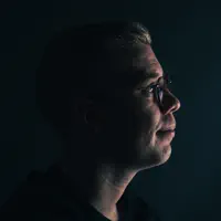 undefined सुनें, म्यूज़िक वीडियो देखें, बायो पढ़ें, दौरे की तारीखें और बहुत कुछ देखें!