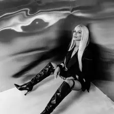 Ouve Настя Роке, vê vídeos de música, lê a biografia, vê as datas da digressão e muito mais!