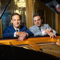 Ascolta The Alonso Brothers, guarda video musicali, leggi la biografia, vedi le date del tour & altro!
