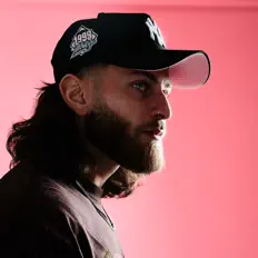 聆聽 splittyistired、觀看音樂影片、閱讀小傳、查看巡演日期等！