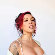 Salice Roseを聴いたり、ミュージックビデオを鑑賞したり、経歴やツアー日程などを確認したりしましょう！