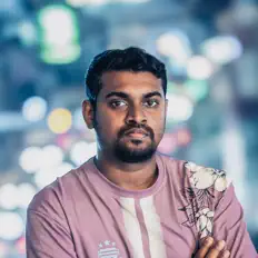 IYRE सुनें, म्यूज़िक वीडियो देखें, बायो पढ़ें, दौरे की तारीखें और बहुत कुछ देखें!