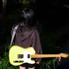Escucha a Bonsai, mira videos musicales, lee su biografía, consulta las fechas de las gira y más.